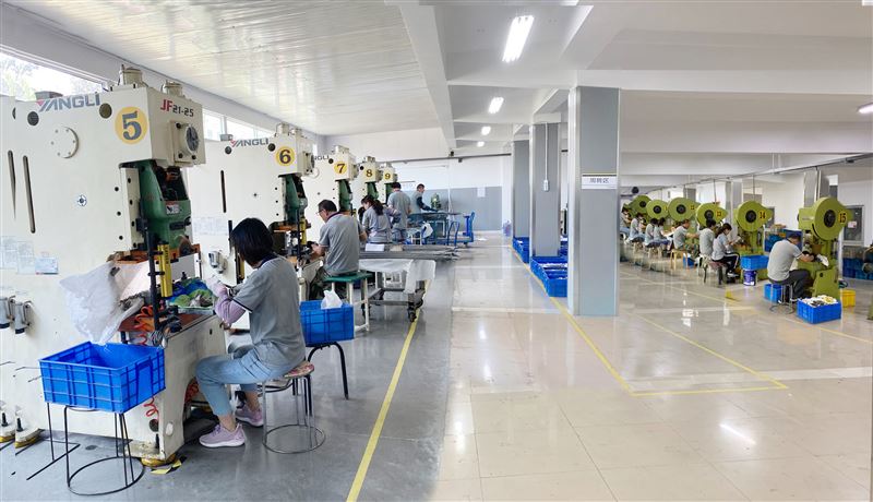 聘冲压工(也招聘学徒工)长白班8小时,环境好待遇高